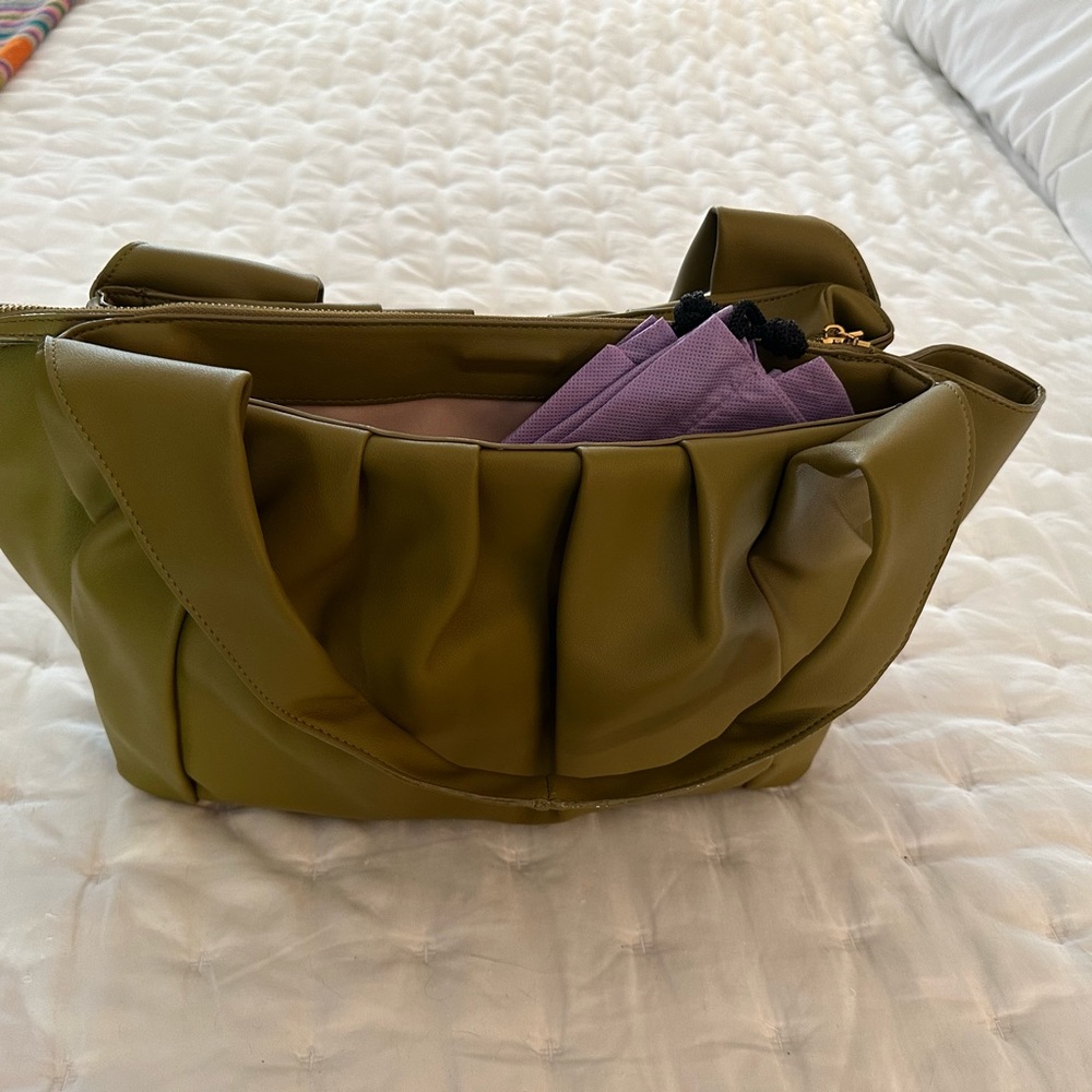 NWT House of Want How We Chill Tote in Olive - Picture 8 of 10